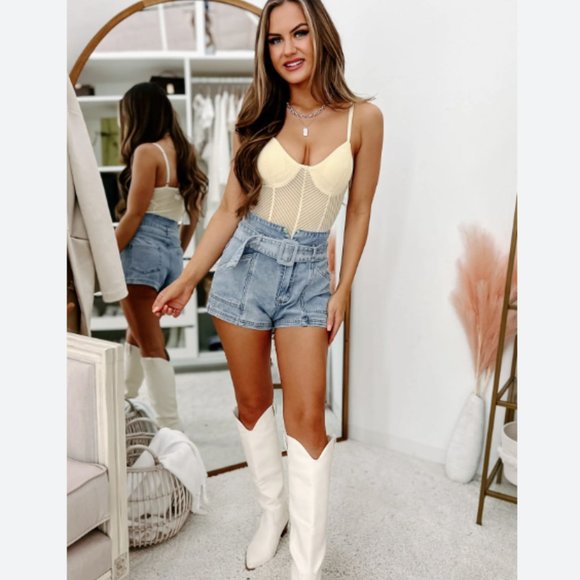 Le Lis Pants - Le Lis Kesha High Waisted Belted Denim Shorts S